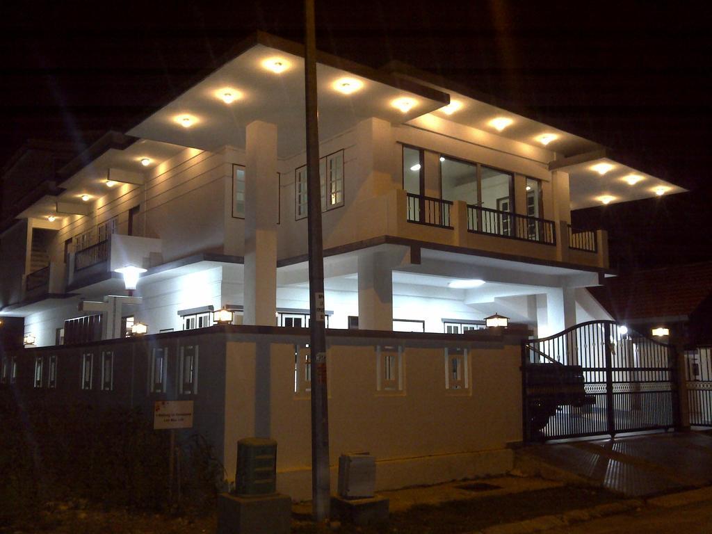 Formula One Bed And Breakfast F1 Sepang Klia Klia2 Kuala Lumpur International Airport Transit Nilai Exteriér fotografie